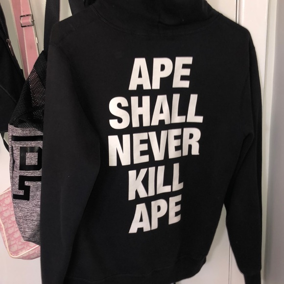 Authentic bape pull over hoodie - Picture 4 of 4